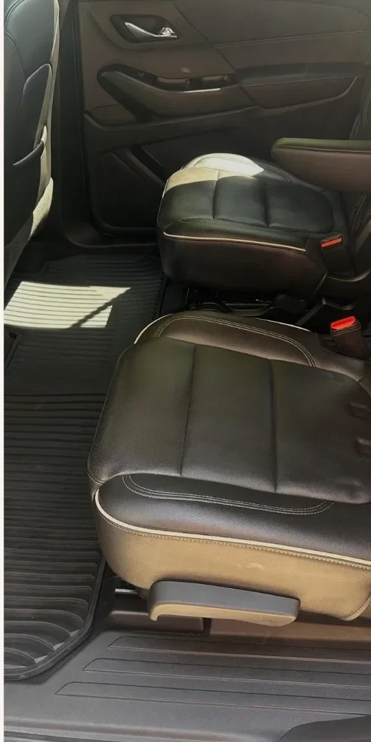 Leather seats before and after detailing after